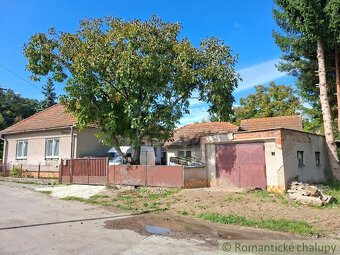 Dva rodinné domy za cenu jedného v obci Zlatno - 4