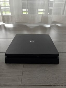 Playstation 4 - 4