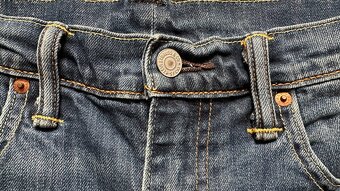 Pánske,kvalitné džínsy LEVIS 504 - veľkosť 32/32 - 4