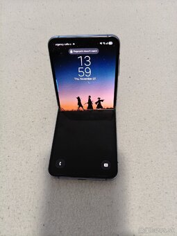 Samsung Galaxy Z Flip 4 - 4