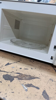 predám zachovalú mikrovlnku - 4