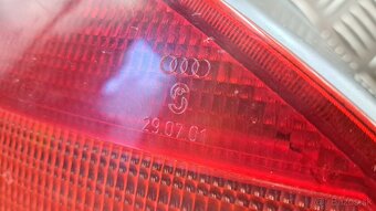 ZADNÉ SVETLÁ - AUDI A3 8L - 4