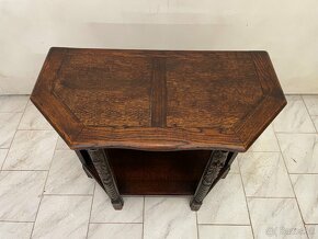 Starožitný konzolový stolek v neogotickém stylu - 4