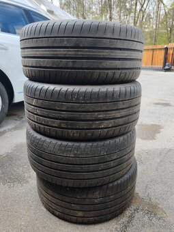 Goodyear 245/40 r18 - 4