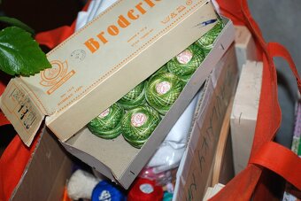 Bavlnky na vyšívanie a háčkovanie + časopisy - 4