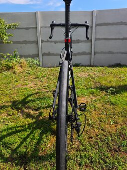 Cestný bicykel s karbón vidlicou triban 500 - 4