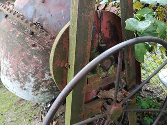 Miešačka na betón – 5 fúrikov – 250 l - 4