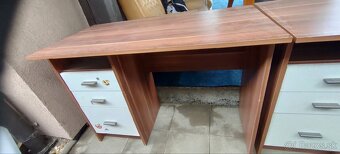 Predám písací stolík 2 kusy s troma šuflíkami cena za kus - 4
