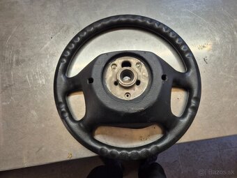 Predám štvorramenny volant pre VW T4 / SHARAN / GOLF - 4