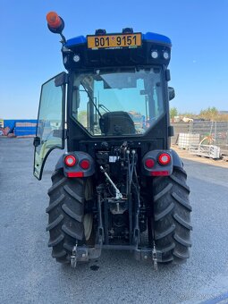 TRAKTOR NEW HOLLAND T4.100N - 4