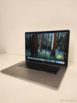 Apple MacBook Pro 15 (2018) | Intel Core i7 • 16 GB RAM • 25 - 4