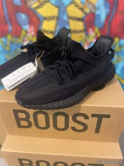 Yeezy 350 v2 Onyx velkosť 42 - 4