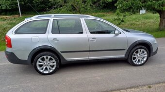 Škoda octavia Scout 2.0 FSI4x4.combi model 2009 dobrom stave - 4