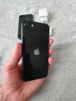 Apple iphone SE 2020 64GB Black - 4