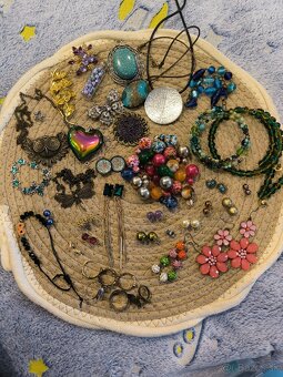 Bižutéria,náušnice,náhrdelníky,brošne,prstene,prívesky - 4