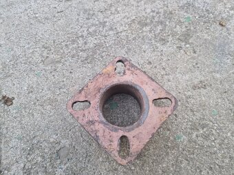 Zetor - Kryt vývodového hriadeľa UR1 - 4