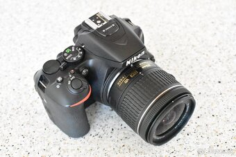 Nikon D5600 s objektívmi - 4