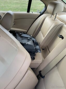 Predám rozpredám karosériu bmw e60 530d - 4