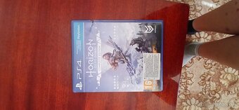 Predam ps 4 zladu - 4