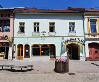 Prenájom obchodné priestory centrum na námestí 78m2 - 4