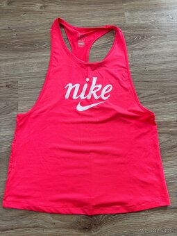 Predám novú športovú kombinézu NIKE - 4