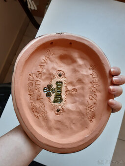 Keramický reliéf so znakom Bratislavy - 4