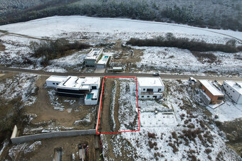 BartanusReality - Na predaj pozemok o rozlohe 907m2 pre výst - 4