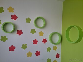 Sada○ poličiek - 4