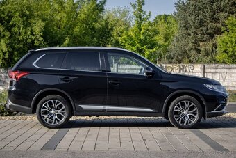 Mitsubishi Outlander 2.2 DI-D Intense+ A/T - 4