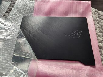 Asus Zephyrus S Slim LCD + plasty 120e - 4