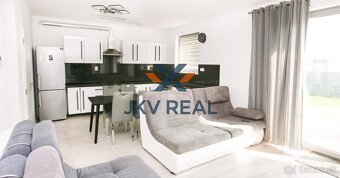 JKV REAL ponúka 2 domy v Stupave - 4