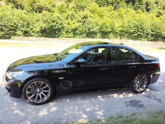 BMW M5 V10 e60 Facelift - 4