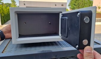 Trezor - 4