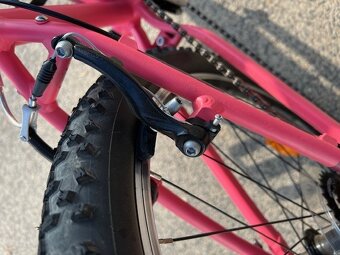 Predám bicykel CUBE ACID RACE coral mint 240 - 4