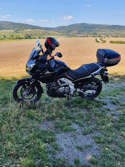 Suzuki V‑Strom DL 650 – výborný stav, bohatá výbava - 4