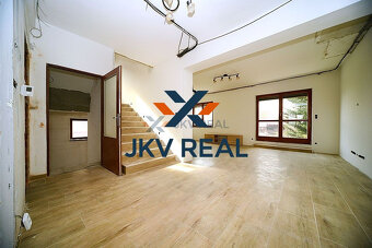 4 izbový rodinný dom s garážou v tichej lokalite - 4