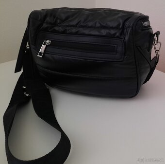 Moderná dámska crossbody kabelka - 4