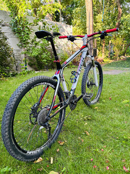Predám karbónový Trek Elite 9.6, 26", veľkosť 19,5" - 4