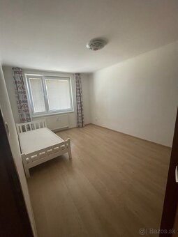 Priestranný 4izbový byt 120m2 s krytým parkovaním pre 2 autá - 4