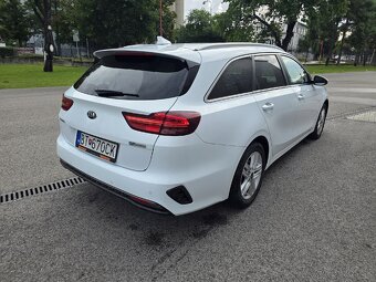 Kia Cee’d Sporty Wagon 1.6 CRDi MHEV Gold A/T - 4