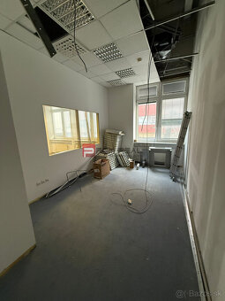 Priestor podľa vašich potrieb 120 m2 v úplnom centre BA - 4