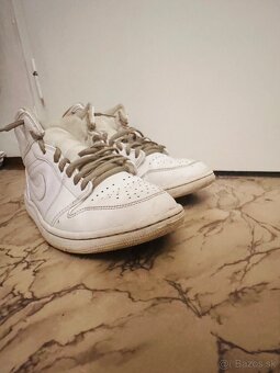 Jordan 1 mid - 4