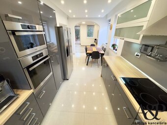 4 IZBOVÝ RODINNÝ DOM S BAZÉNOM, POZEMOK 783M2, RECA, okr. SE - 4