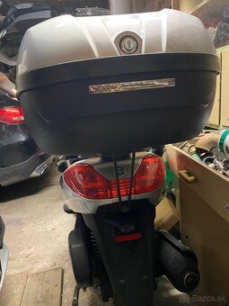 Piaggio 300 - 4