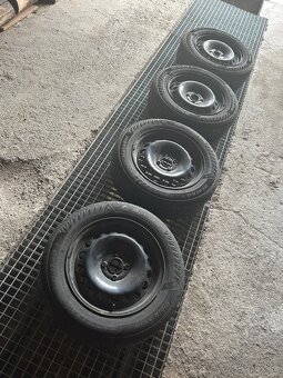 185/65 R15 + zimne pneumatiky + puklice - 4