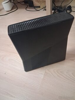 Xbox 360 + hry + hdmi kabel - 4