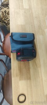 Predám 2x akú skrutkovač Bosch profi a laser - 4