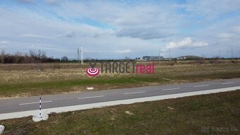 NA PREDAJ: ATRAKTÍVNY KOMERČNÝ POZEMOK V PRIEMYSELNEJ ZÓNE T - 4