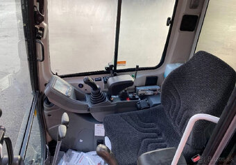 Takeuchi TB216 + príves - 4