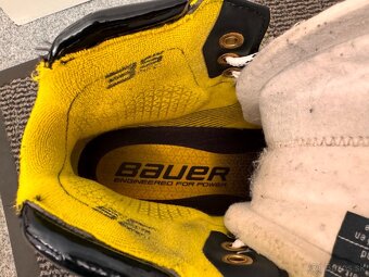 BRANKÁŘSKÉ BRUSLE BAUER SUPREME 3S PRO vel. 42/7EE - 4